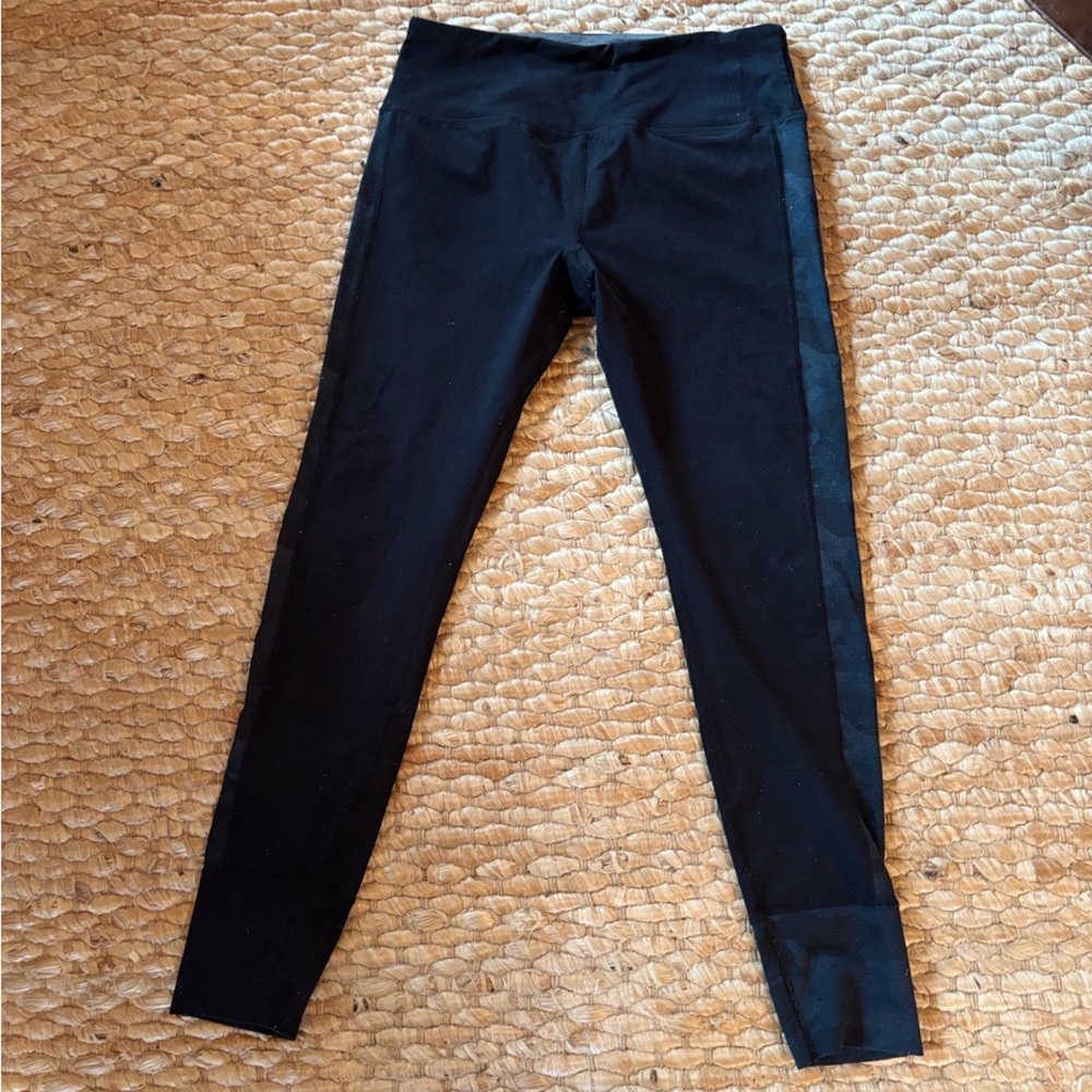 Vuori Asymmetric Camo Black Stripe Side High Rise Block Leggings-size Medium
